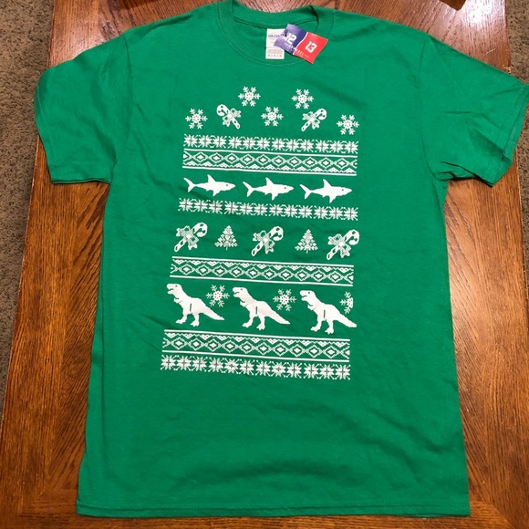 🌸2/$8 or 4/$15 Unisex Christmas tshirts new with tag - Picture 6 of 10